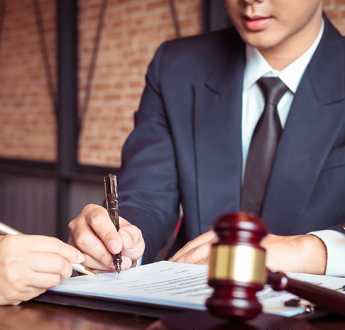 Specialist in Contractual Disputes in Delhi