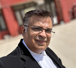 Real estate attorney in Delhi